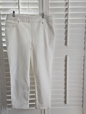 Chico's White Slim Straight Pants